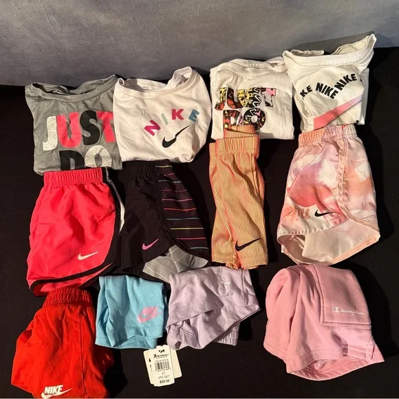 Kids Nike bundle - Picture 1 of 7